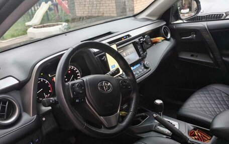 Toyota RAV4, 2018 год, 2 550 000 рублей, 2 фотография