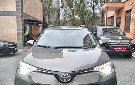 Toyota RAV4, 2018 год, 2 550 000 рублей, 6 фотография
