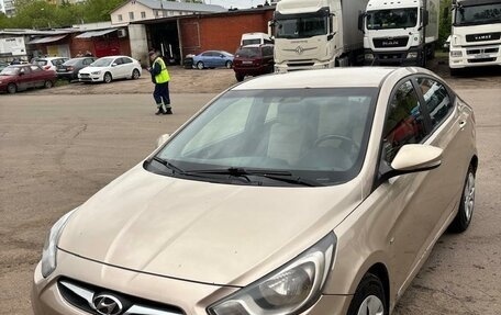 Hyundai Solaris II рестайлинг, 2012 год, 750 000 рублей, 4 фотография