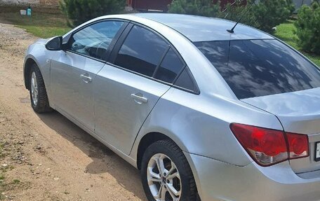 Chevrolet Cruze II, 2010 год, 590 000 рублей, 3 фотография