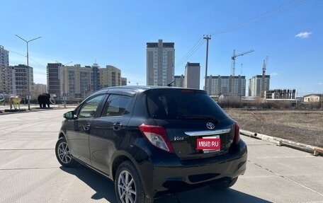 Toyota Vitz, 2013 год, 900 000 рублей, 4 фотография