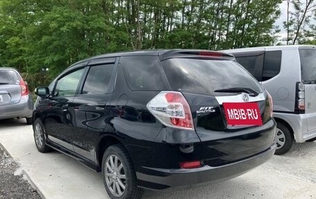 Honda Fit Shuttle I рестайлинг, 2015 год, 858 000 рублей, 2 фотография