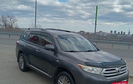 Toyota Highlander III, 2013 год, 2 600 000 рублей, 4 фотография