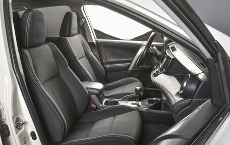 Toyota RAV4, 2017 год, 2 399 000 рублей, 8 фотография