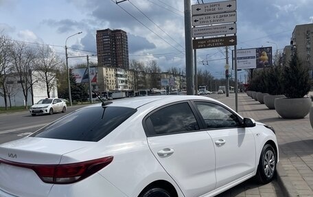 KIA Rio IV, 2022 год, 1 730 000 рублей, 2 фотография