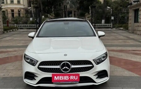 Mercedes-Benz A-Класс, 2021 год, 1 850 000 рублей, 2 фотография