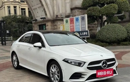 Mercedes-Benz A-Класс, 2021 год, 1 850 000 рублей, 3 фотография