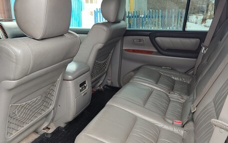 Toyota Land Cruiser 100 рестайлинг 2, 2004 год, 1 850 000 рублей, 6 фотография