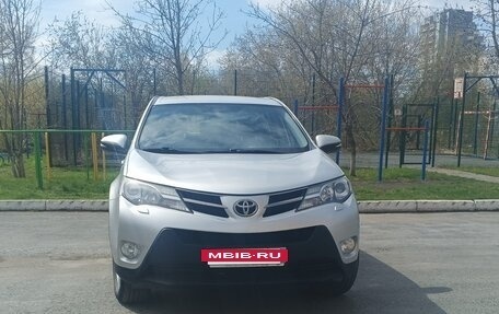 Toyota RAV4, 2013 год, 2 150 000 рублей, 2 фотография