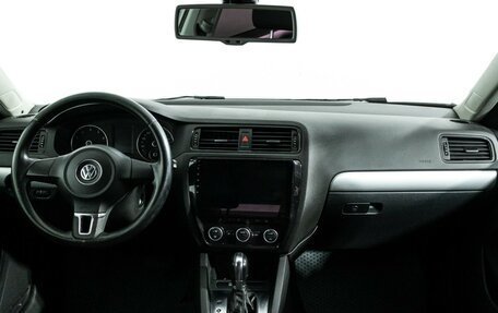 Volkswagen Jetta VI, 2012 год, 899 777 рублей, 13 фотография