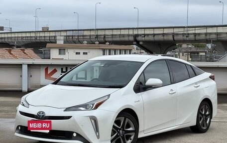 Toyota Prius IV XW50, 2021 год, 1 490 099 рублей, 3 фотография