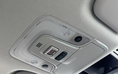 Toyota Prius IV XW50, 2021 год, 1 490 099 рублей, 24 фотография