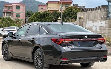 Toyota Avalon, 2022 год, 2 399 000 рублей, 3 фотография