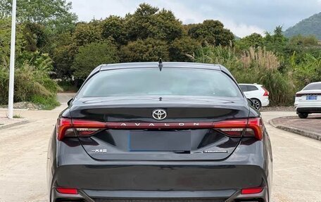 Toyota Avalon, 2022 год, 2 399 000 рублей, 5 фотография
