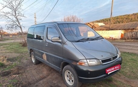 Toyota Granvia, 1998 год, 650 000 рублей, 2 фотография
