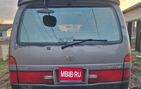 Toyota Granvia, 1998 год, 650 000 рублей, 3 фотография