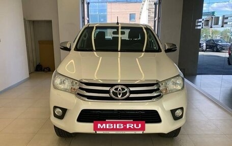 Toyota Hilux VIII, 2015 год, 2 400 000 рублей, 2 фотография