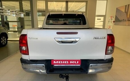 Toyota Hilux VIII, 2015 год, 2 400 000 рублей, 5 фотография