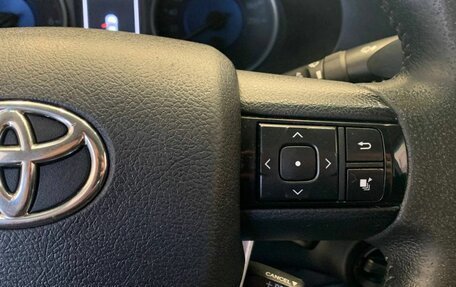 Toyota Hilux VIII, 2015 год, 2 400 000 рублей, 17 фотография