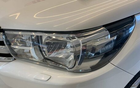 Toyota Hilux VIII, 2015 год, 2 400 000 рублей, 14 фотография