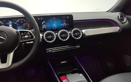 Mercedes-Benz GLB, 2022 год, 2 720 000 рублей, 11 фотография