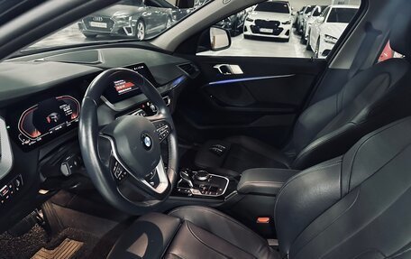 BMW 1 серия, 2022 год, 2 470 000 рублей, 6 фотография