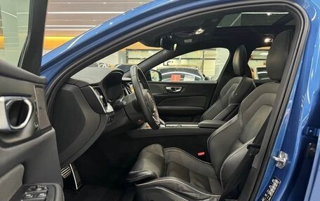 Volvo V60 II, 2021 год, 3 585 000 рублей, 7 фотография