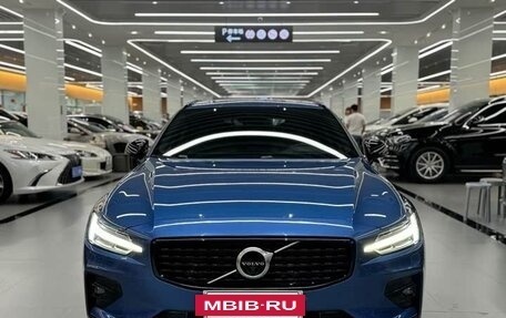 Volvo V60 II, 2021 год, 3 585 000 рублей, 2 фотография