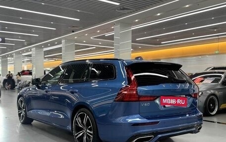 Volvo V60 II, 2021 год, 3 585 000 рублей, 4 фотография