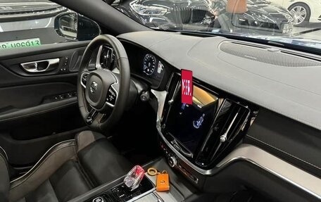 Volvo V60 II, 2021 год, 3 585 000 рублей, 11 фотография