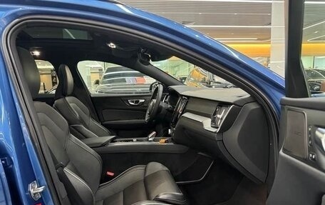 Volvo V60 II, 2021 год, 3 585 000 рублей, 12 фотография