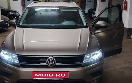 Volkswagen Tiguan II, 2018 год, 2 300 000 рублей, 1 фотография