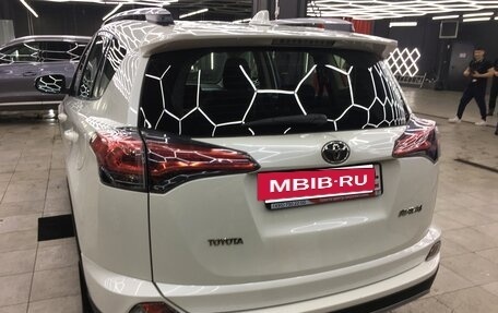 Toyota RAV4, 2017 год, 2 450 000 рублей, 4 фотография