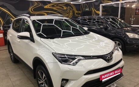 Toyota RAV4, 2017 год, 2 450 000 рублей, 3 фотография