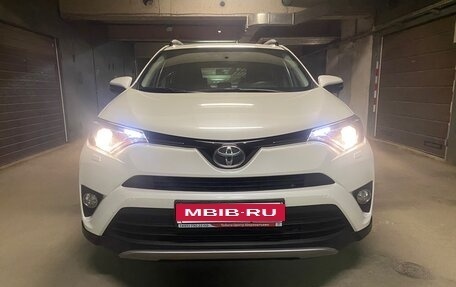 Toyota RAV4, 2017 год, 2 450 000 рублей, 12 фотография