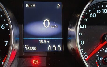 Volkswagen Tiguan II, 2018 год, 2 300 000 рублей, 5 фотография