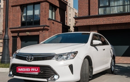 Toyota Camry, 2015 год, 2 360 000 рублей, 2 фотография