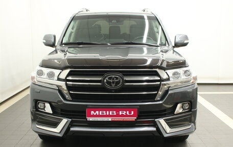 Toyota Land Cruiser 200, 2019 год, 10 506 000 рублей, 8 фотография