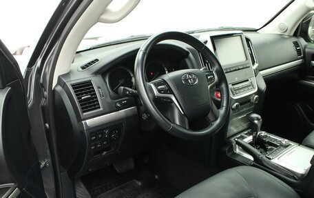 Toyota Land Cruiser 200, 2019 год, 10 506 000 рублей, 16 фотография
