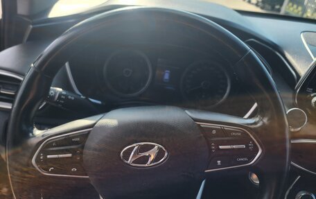 Hyundai Santa Fe III рестайлинг, 2018 год, 3 200 000 рублей, 23 фотография