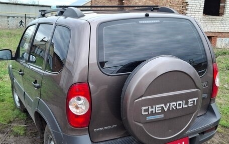 Chevrolet Niva I рестайлинг, 2015 год, 645 000 рублей, 2 фотография