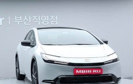 Toyota Prius IV XW50, 2024 год, 3 363 000 рублей, 2 фотография