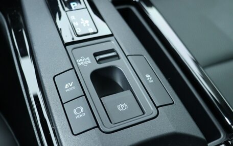 Toyota Prius IV XW50, 2024 год, 3 363 000 рублей, 18 фотография