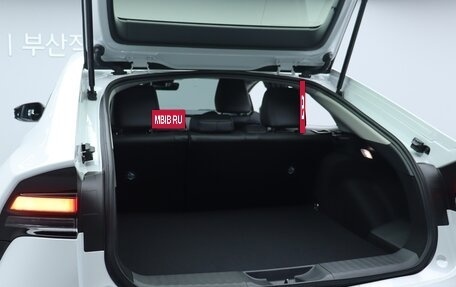 Toyota Prius IV XW50, 2024 год, 3 363 000 рублей, 19 фотография