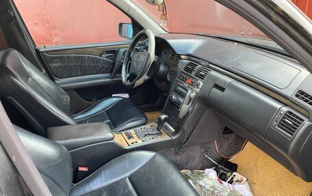 Mercedes-Benz E-Класс, 1998 год, 300 000 рублей, 9 фотография