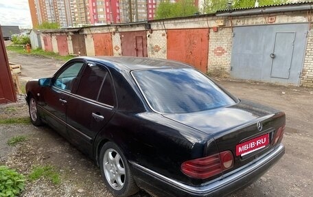 Mercedes-Benz E-Класс, 1998 год, 300 000 рублей, 6 фотография
