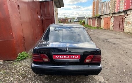 Mercedes-Benz E-Класс, 1998 год, 300 000 рублей, 5 фотография