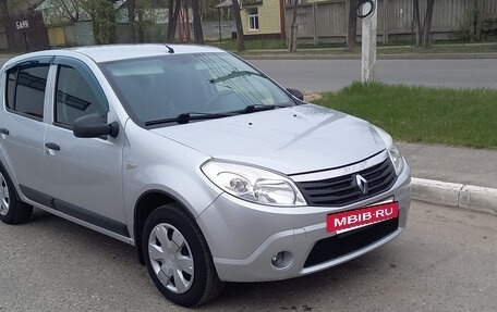 Renault Sandero I, 2012 год, 565 000 рублей, 2 фотография