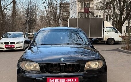 BMW 1 серия, 2008 год, 550 000 рублей, 1 фотография