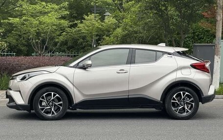 Toyota C-HR I рестайлинг, 2020 год, 1 615 000 рублей, 5 фотография